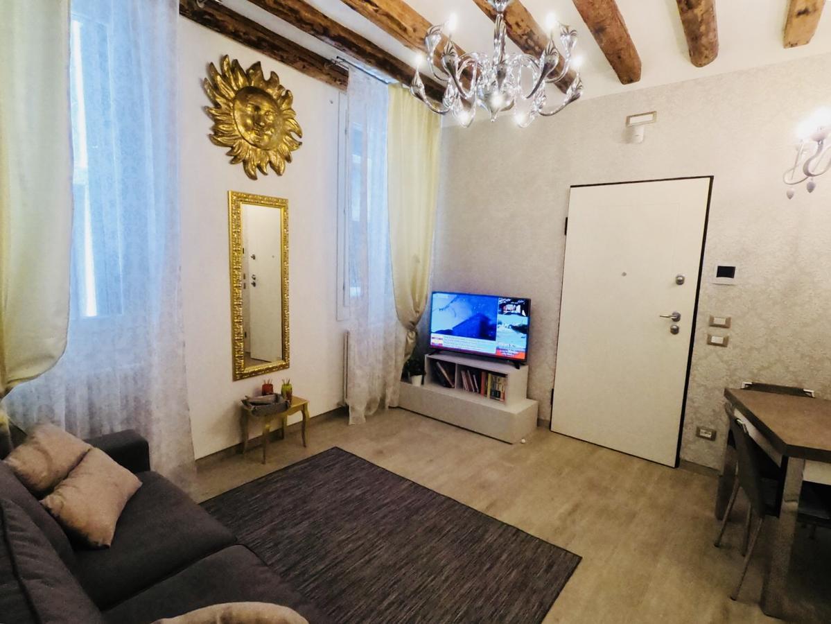 San Stae Charming Apartment Gran Canal Velence Kültér fotó